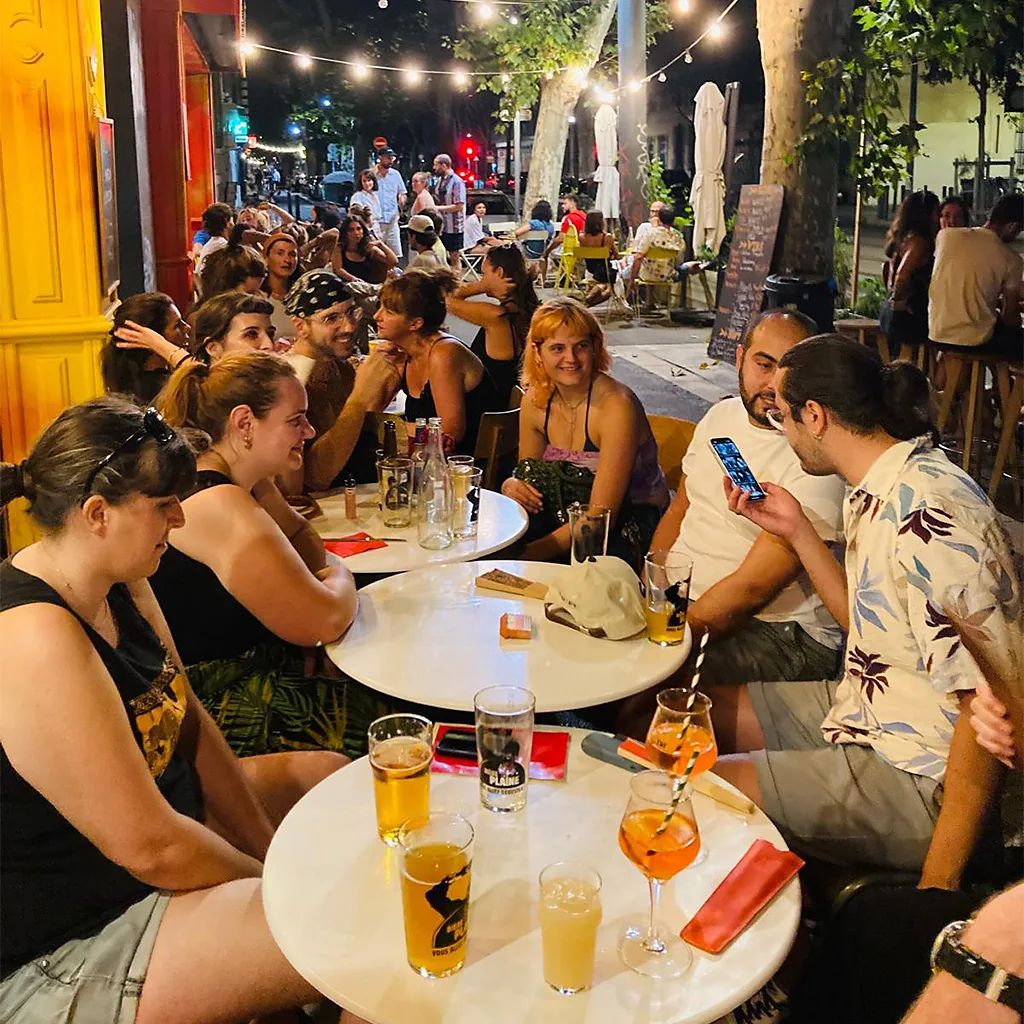 Michelin-starred gourmet plating at Marseille restaurant solidaire showcasing fine dining prepared by award-winning chefs for €1 community meals