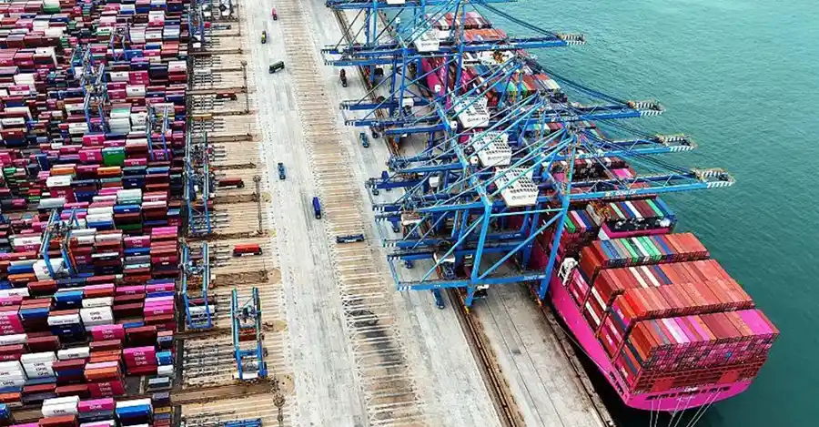 Global Shipping Emissions Deal Collapses: 100+ Countries Fail to Approve Historic Climate Agreement Over US Pressur