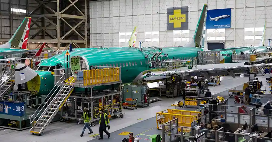 Alaska Airlines Boeing 737 MAX 9 door plug failure mid-air emergency aircraft fuselage damage