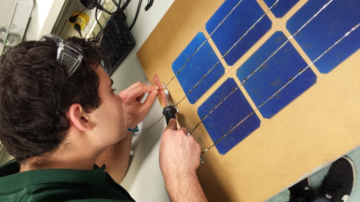 Oxford PV perovskite silicon tandem solar panels being tested for commercial deployment at utility-scale solar farm